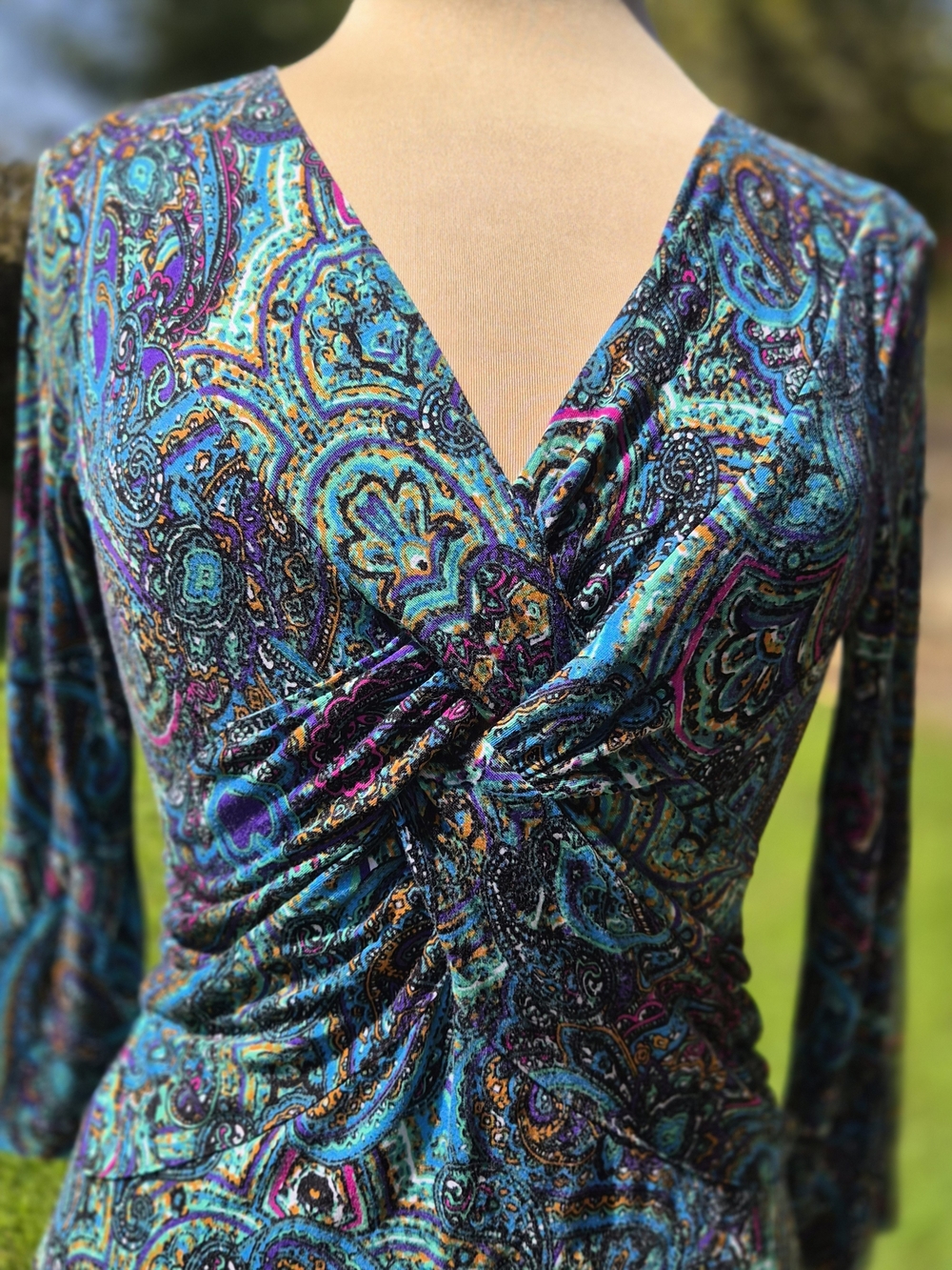 Cable & Gauge Paisley Twist Front V-Neck Top Size M #0510